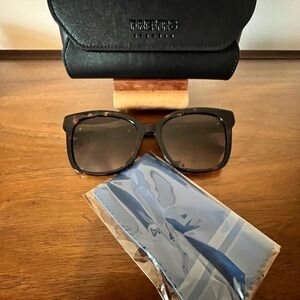 NWOT - Freyrs Black Women Sunglasses with Case